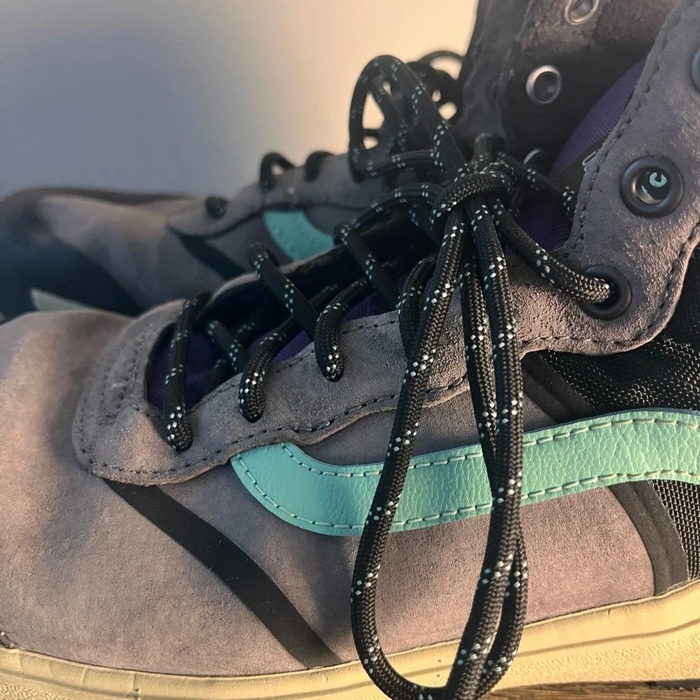Vans ultra range hi ski sneakers Gray and Teal size men’s 11.5